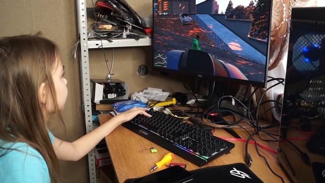 AMD Athlon 200GE жизнь без видеокарт ( выживаем на вега3 + тест с GTX 1050) смотреть онлайн