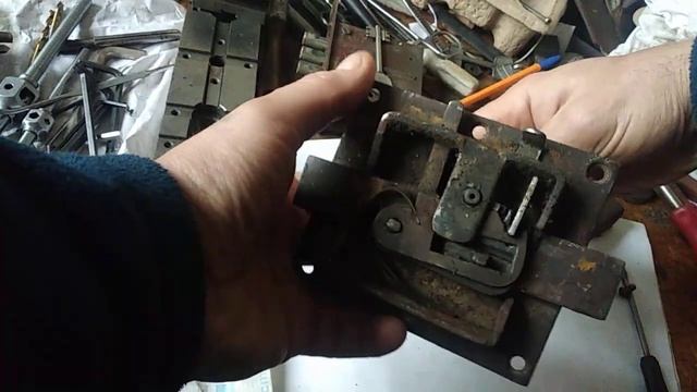 Раритетный сувальдный замок или разборка сувальдного замка. смотреть онлайн