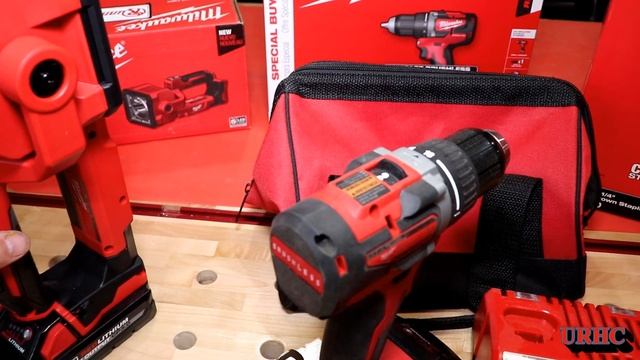 Milwaukee 2749 20 M18 Fuel 1/4 Inch 18 Ga Narrow Crown Stapler Update смотреть онлайн