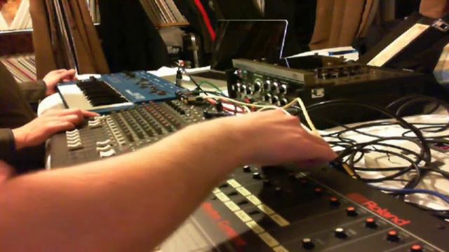 Obsession - Roland TR 808, SH 101, Space Echo смотреть онлайн