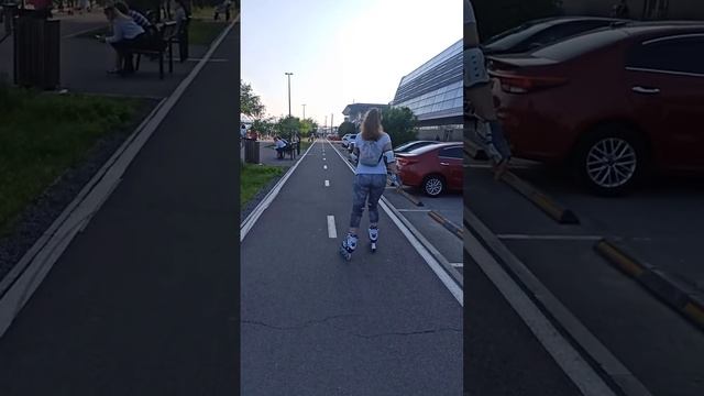 "Девушка на Роликах / (girl on roller skates)" #shortvideo #shorts #rollerskate #recommended #girl смотреть онлайн