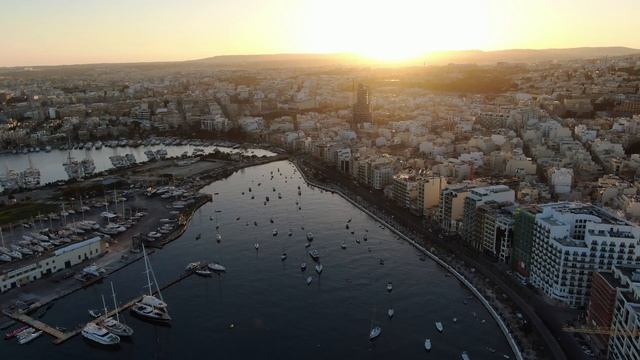 Drone Over the Island of Malta-Gzira, Sliema and Valletta смотреть онлайн