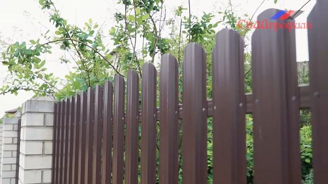 Штакетник П-образный 111 Престиж от компании "Скайпрофиль" смотреть онлайн