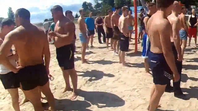 Пляж г. Ульяновск,что-то вроде "Воркаута" смотреть онлайн