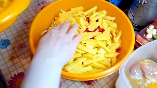 Кулинарный VLOG // Курочка в рукаве с овощами в духовке смотреть онлайн