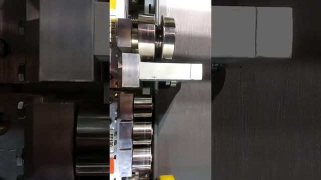 Монтажные отверстия на фальцевой кровле SnapLock смотреть онлайн