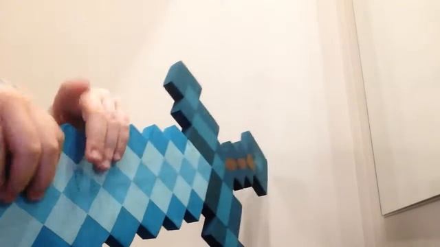 Обзор Алмазный меч и алмазная кирка из майнкрафт смотреть онлайн