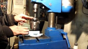 Нарезка шпоночного паза на сверлильном станке (доработка маховичка ТВ-4).