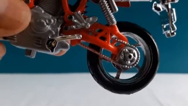 Bburago 1:18 Scale Cycle Suitable For 3 3/4