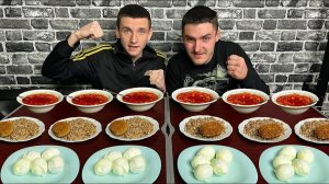 Кто больше и быстрее съест много еды за раз! Кто последний съест получит наказание