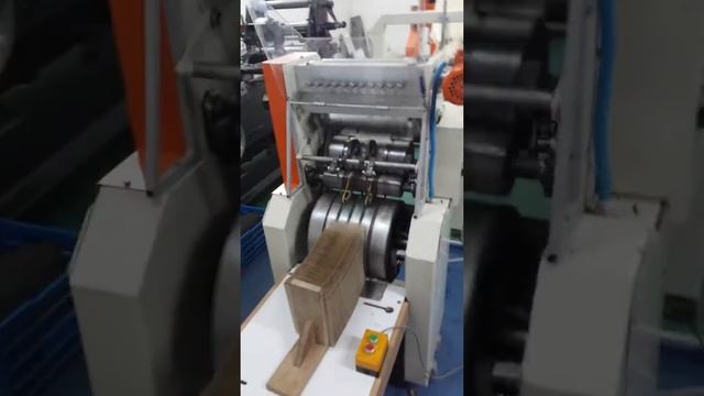 Masina za papirne kese sa perforacijom смотреть онлайн