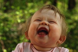 Детский смех.Как смеются дети!!!Позитивные видео!!!