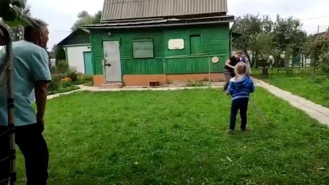 Выходной день с Друзьями на даче. смотреть онлайн