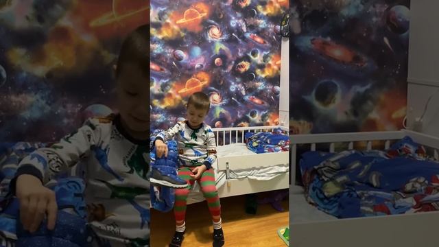 Мечта всех родителей утром, чтобы дети так быстро одевались в садик ? смотреть онлайн