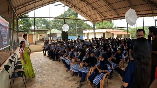 അനിയനെയും കൂട്ടി Chief Guest ആയി സ്കൂളിൽ പോയപ്പോൾ....???HMT SCHOOL KALAMASSERY ? ♥️ смотреть онлайн