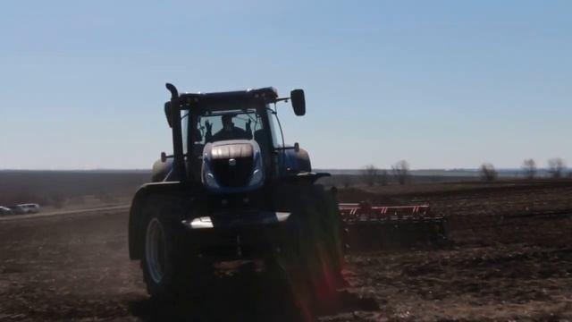 Автоматический разворот трактора с навесным оборудованием смотреть онлайн