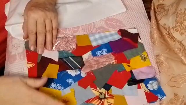 Лоскутная техника из мелких лоскутов.И снова наволочка. смотреть онлайн