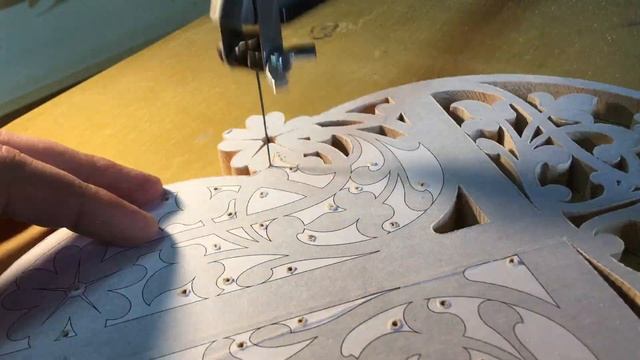 Небольшая красивая полочка на лобзиковом станке | Scrollsaw pretty shelf