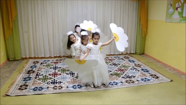 ЖШС "Сәтті" шағын орталығы, Семей қаласы. "Балдырған" тобы, 3-4 жас. "Ромашки" биі. смотреть онлайн