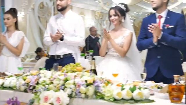 САМЫЙ ТРОГАТЕЛЬНЫЙ СВАДЕБНЫЙ МУЗЫКАЛЬНЫЙ ПОДАРОК ОТ РОДИТЕЛЕЙ ЖЕНИХА | СВАДЬБА смотреть онлайн