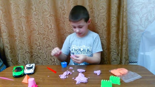 Кинетический Песок Строим Замок Kinetic Sand Castle Building смотреть онлайн