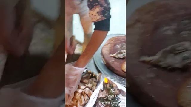 Vịt Quay Hoàng Ký. Утки на грилле