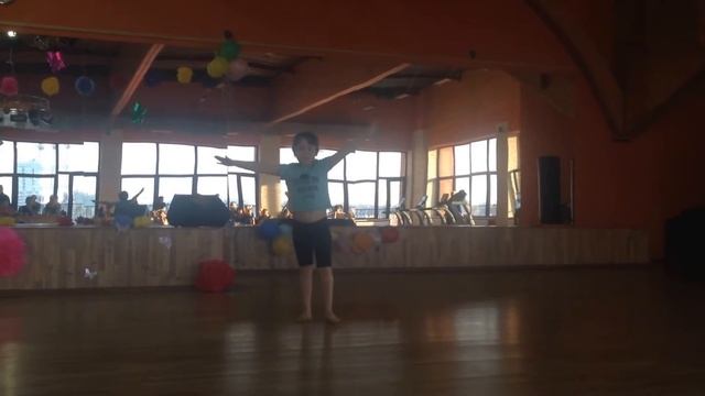 Остроухова Диана - Акробатический танец смотреть онлайн