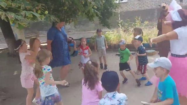 День Рождение Аниматоры Медведь и Карамелька, Шоу мыльных пузырей смотреть онлайн