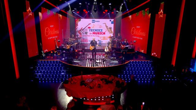Because The Night (Bruce Springsteen Cover) смотреть онлайн