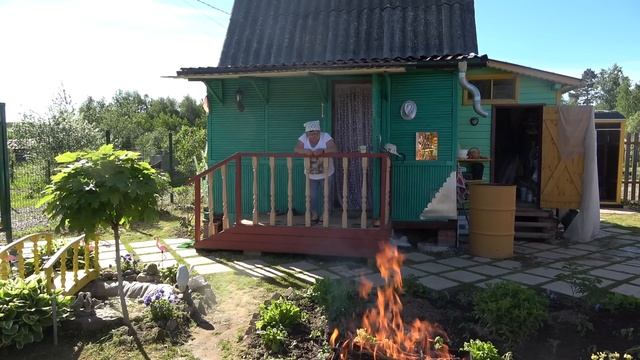 6 соток в июне. Хроника. One day in the garden in June смотреть онлайн