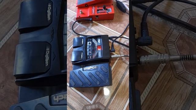 Comparación de efecto Digitech Whammy 4 vs Digitech Rp 90. смотреть онлайн