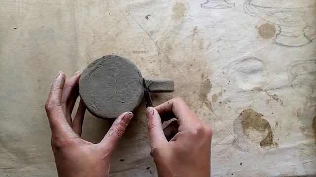 Сегодня мы слепим из глины тёплую кружку с солнцем. смотреть онлайн