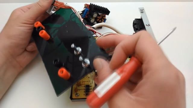 Как сделать лабораторный блок питания из компьютерного смотреть онлайн