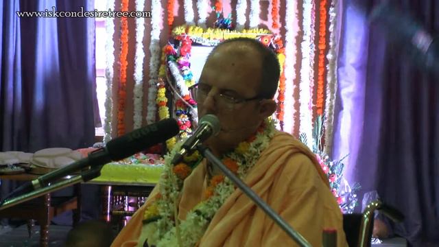 glorification of Shrila Bhakti Swarup Damodar Swami on Vyas Puja Day by HH Jaypataka Swami Maharaj смотреть онлайн