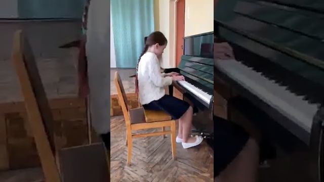 Т-38 исполняет Авдеева София - Щуровский "Танец" смотреть онлайн