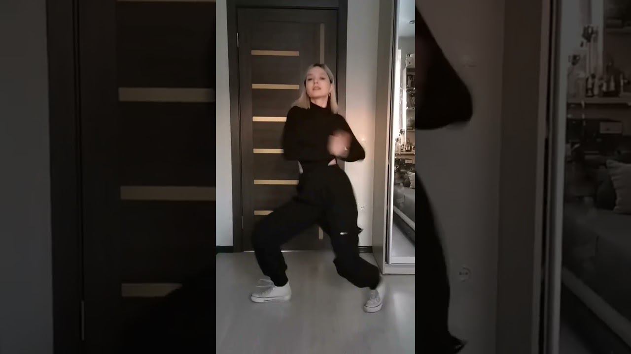ITZY - UNTOUCHABLE смотреть онлайн