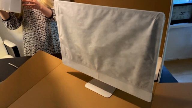 New iMAC 27 inch 5k 2020, my first unboxing experience! (Got AirPods for FREE) смотреть онлайн