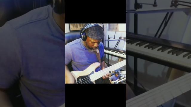 SX Bass - Solo смотреть онлайн