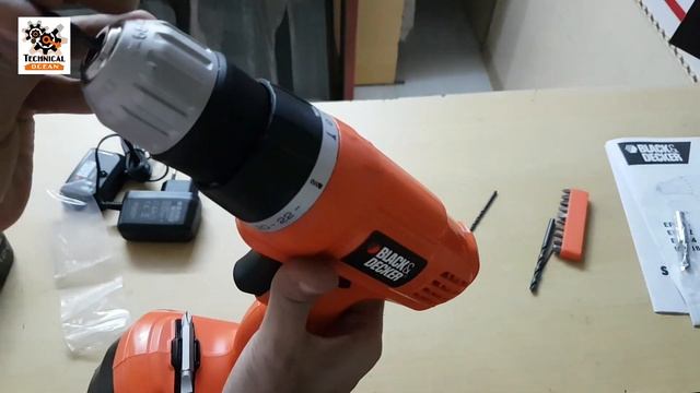Black & Decker EPC12K2-IN CORDLESS DRILL DRIVER Angle Drill Unboxing смотреть онлайн