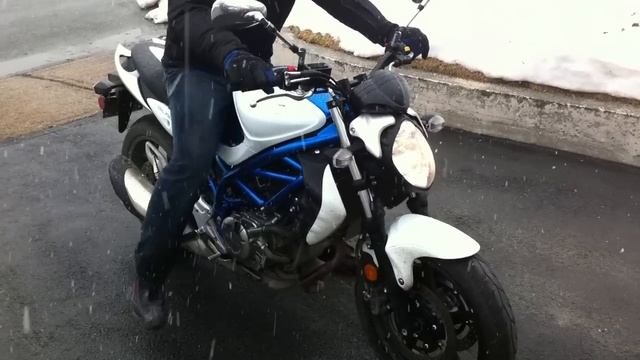 Suzuki SFV 650 Gladius смотреть онлайн