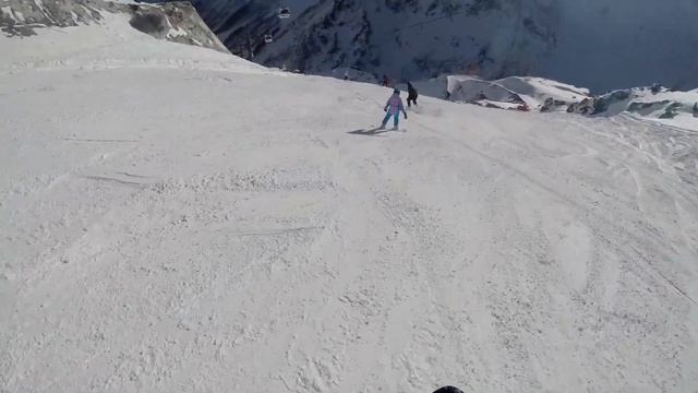 Эльбрус 2017.12.09 Катя и Уля учимся правильно кантоваться смотреть онлайн