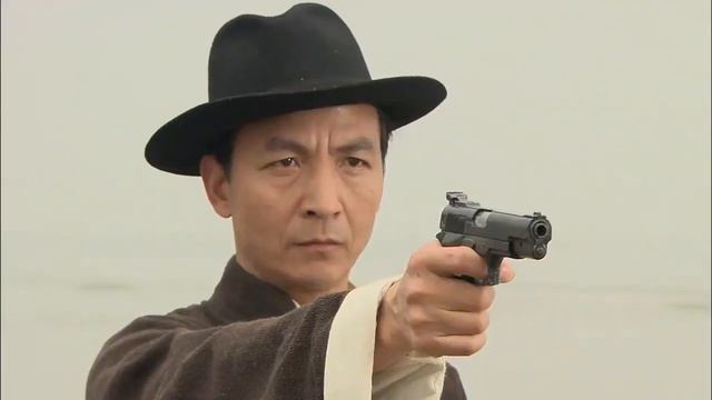 帅哥祈求得到局长谅解~因为他怀疑公安局内部有内鬼,所以他一直不敢将自己的行动公开 смотреть онлайн