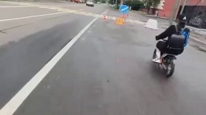 Хозяева хасанят по городу на питбайках