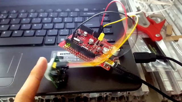 Motion Detector + gizDuino LIN (An Arduino UNO compatible board) смотреть онлайн