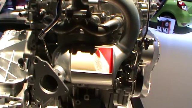 IAA '09 - Renault TCe 130 & 100 engines смотреть онлайн