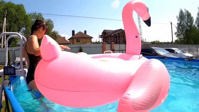 Купаемся в собственном бассейне. Лето с короновирусом. На самоизоляции. Бассейн. Бассейн на даче смотреть онлайн