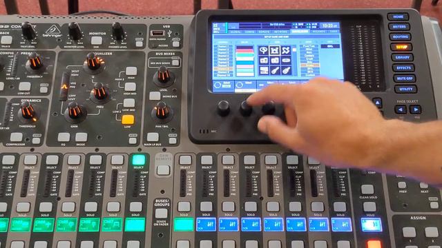 How to Change Track Icons and Names on the Behringer X32 Mixing Desk смотреть онлайн