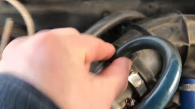 Выходы штуцеров дросселя. Про Авто