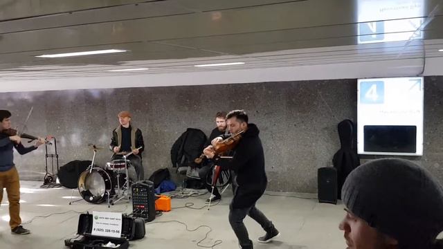 Классическая музыка в переходе 1 смотреть онлайн