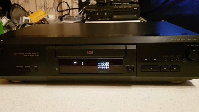 SONY CDP-XE330 смотреть онлайн